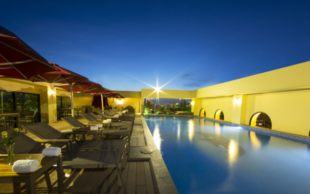 MerPerle Crystal Palace Hotel