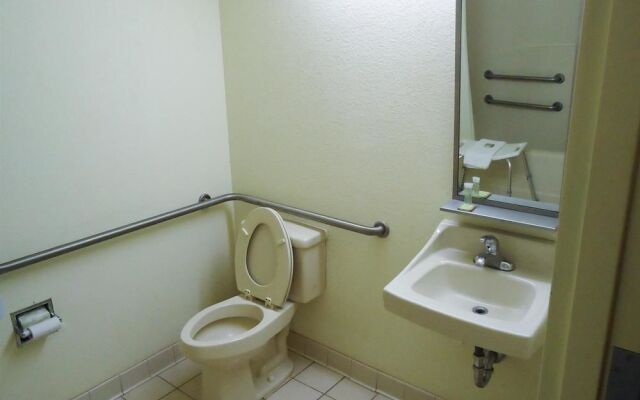 Microtel Inn and Suites Brunswick