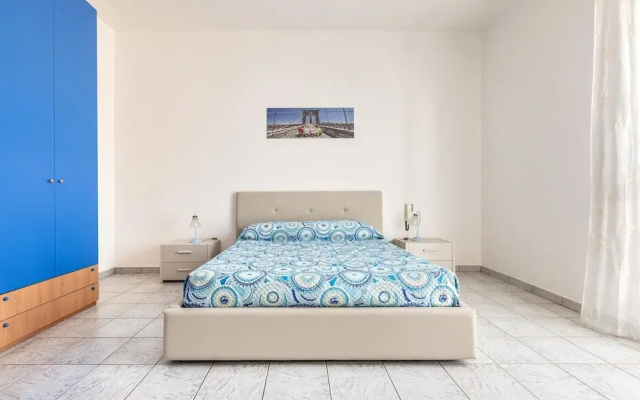 2186 Attico Demetra
