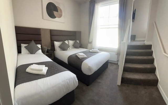Reem Hotel