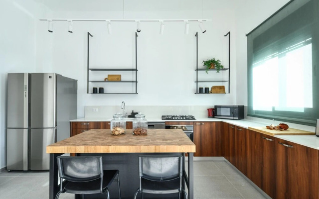 High Class 6BR Achziv apartment