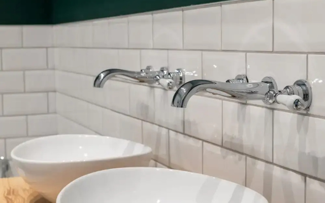 Beautiful 5 Bedroom Apartment in Capel Salem