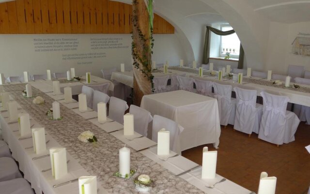 Stiftsgasthof Hochburg