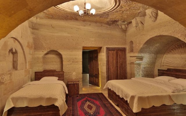 Family Cave Suites Hotel