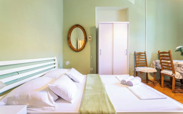 Traditional apartment Bacvice, 3 min walk to the beach