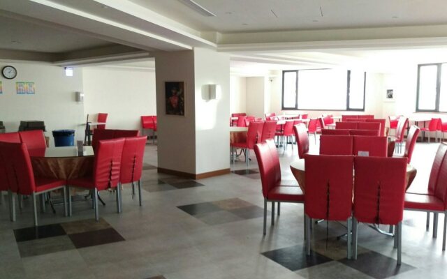 Center Hotel