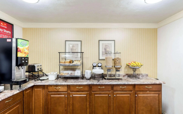 Econo Lodge Boston-Malden