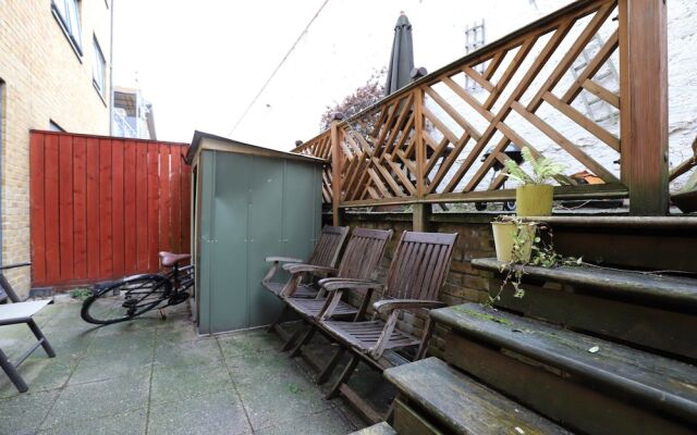 Modern 2 Bedroom Apartment