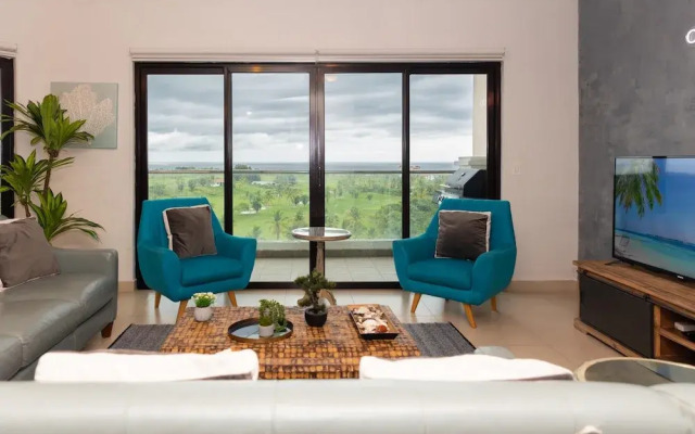 The Golf-view Condo by Acomodo