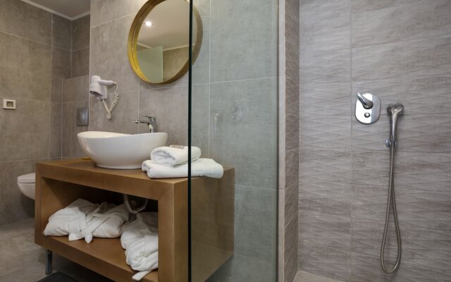 Venus Hotel & Suites