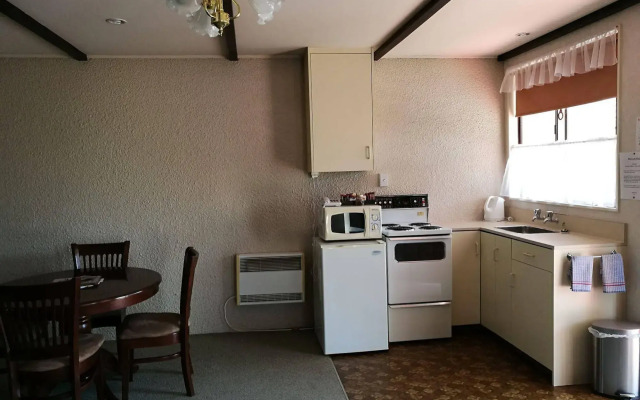 Hacienda Motel