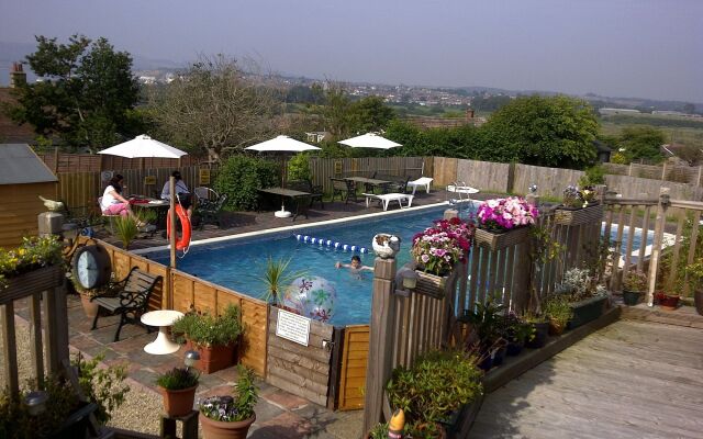 Sandown Manor
