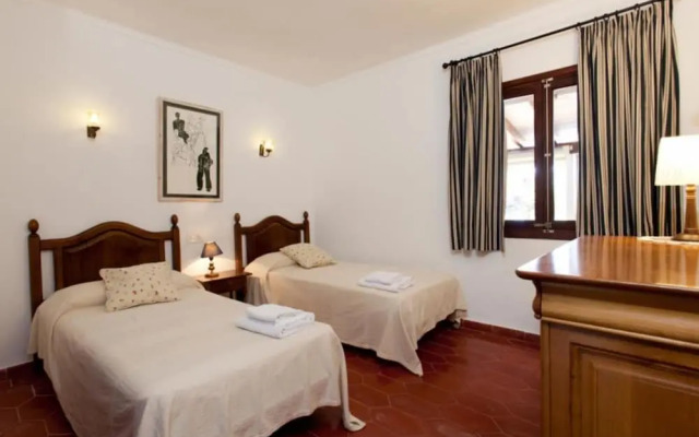 Villa - 4 Bedrooms with Pool and WiFi - 103167