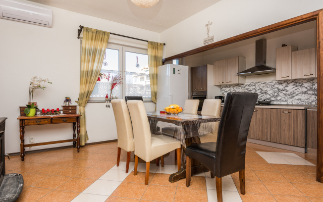 Pool Apartment Bakija