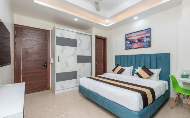 Saavi Hotel Sector- 45