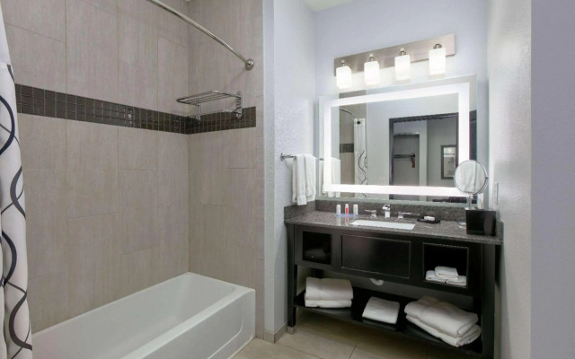 La Quinta Inn & Suites by Wyndham Lubbock Southwest