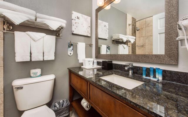 Best Western Plus Milwaukee West