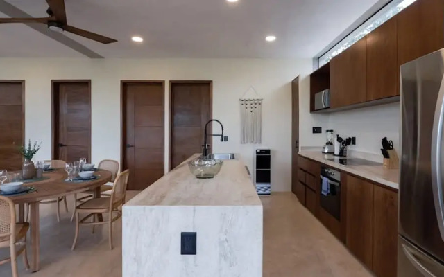 Luxury Penthouse w Private Pool Stunning Views