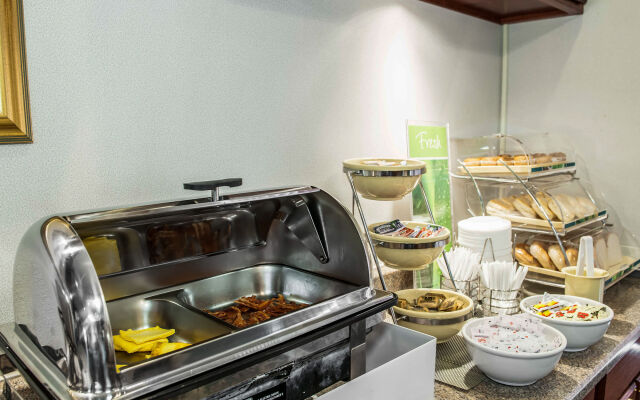 Quality Inn Rochester South