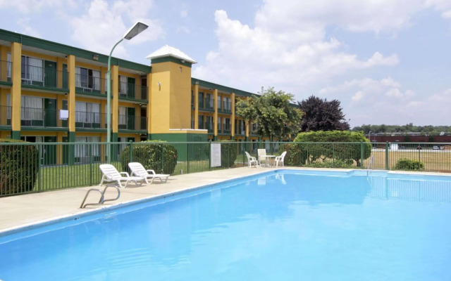 Days Inn Roanoke Civic Center