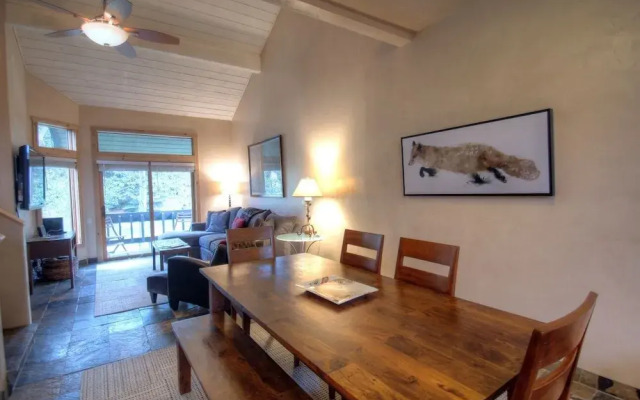 127 Ridgepoint 3 Bedroom Townhouse by RedAwning