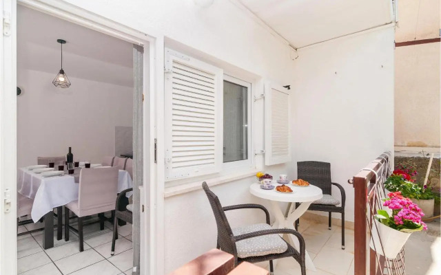 Three-Bedroom Apartment in Dugi Rat
