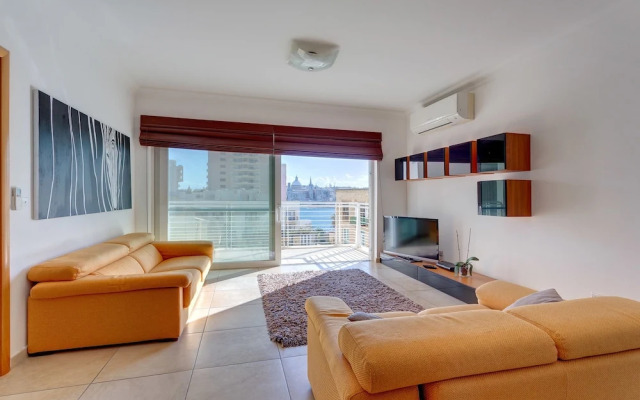 Fabulous Apartment With Pool, Upmarket Area
