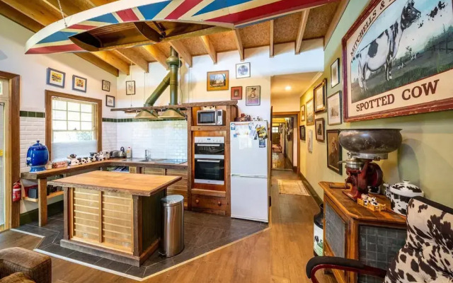 The Spotted Cow City Fringe Pet-friendly