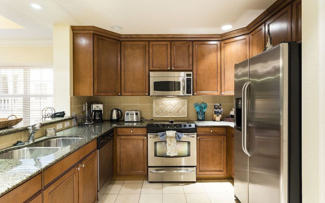 W243 - 3 Bedroom Condo in Reunion