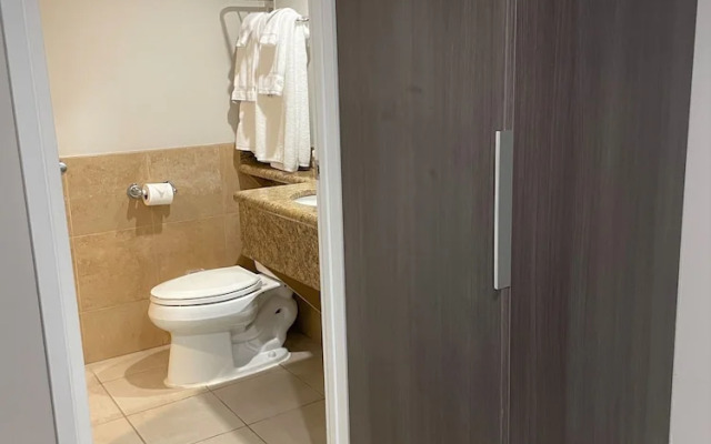Aqua Palms 306 Condo by RedAwning