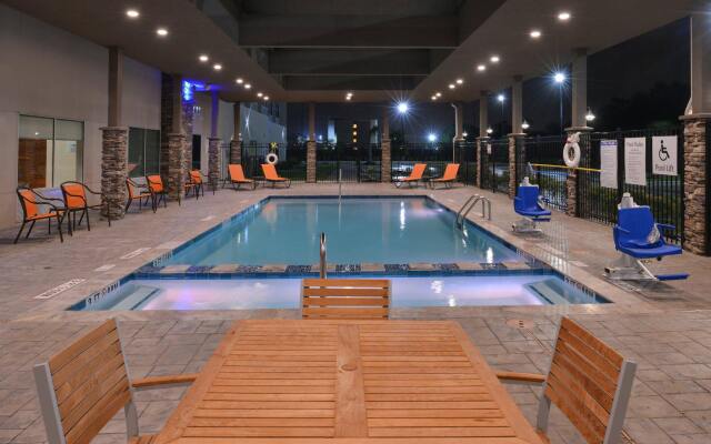 Holiday Inn Express & Suites Houston E - Pasadena by IHG