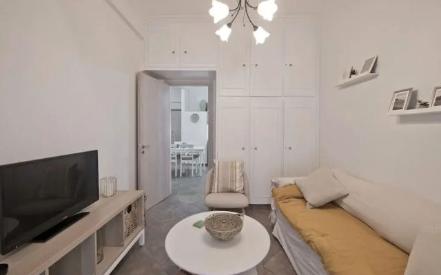 Irida With 1 Bedrooms and 1 Bathrooms