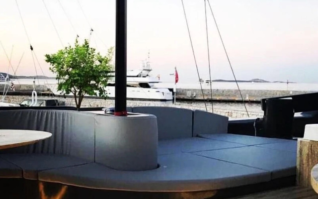 Davidon Yacht