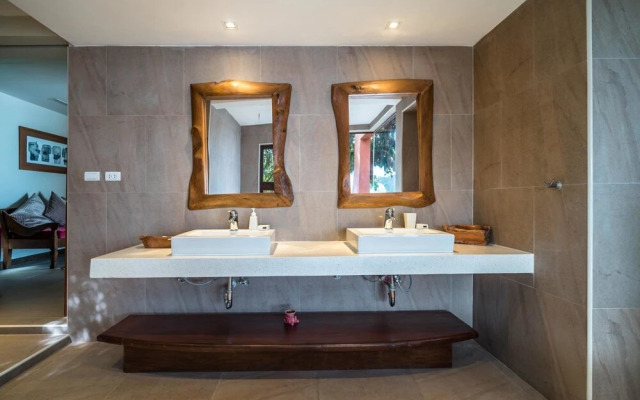 Nam Bo Villa by Lofty - Oceanfront Private Pool Villa With Maid and Cook