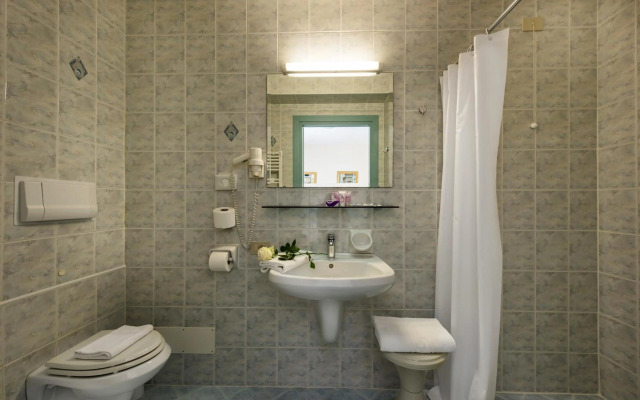 SALUS Smart & Chic Hotel
