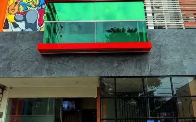 Front One Budget Semarang