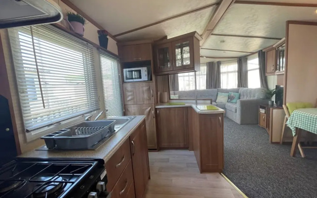 27 Tower View Pevensey Bay Holiday Park Beach