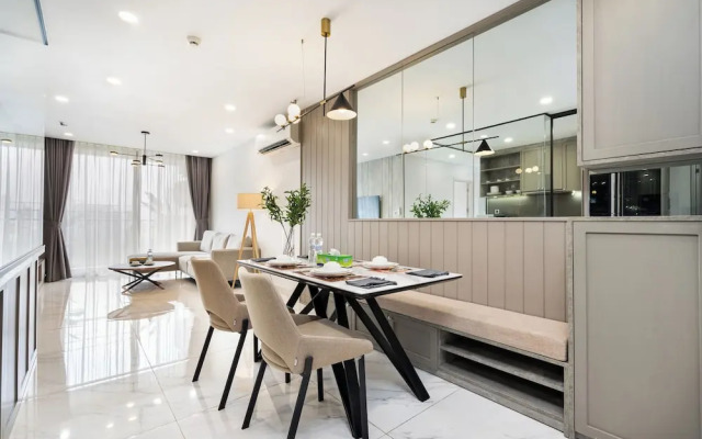 2BR Luxury in District 7