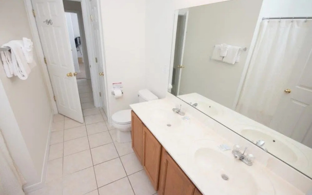 Sunrise Lakes 4 bed / 2.5 bath home