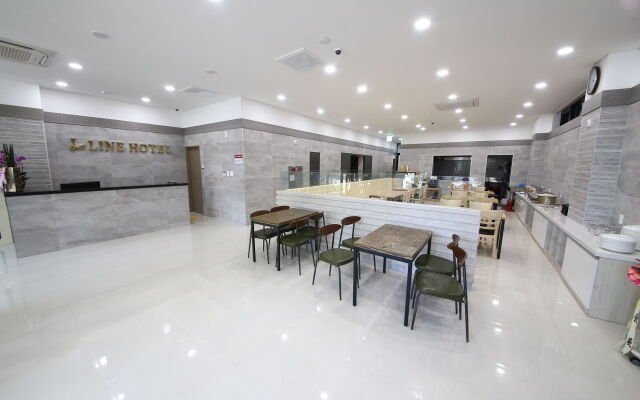 Line Hotel