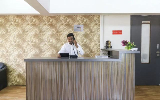OYO 24161 Hotel Centre Point