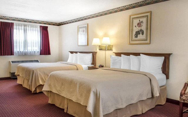 Quality Inn Breeze Manor