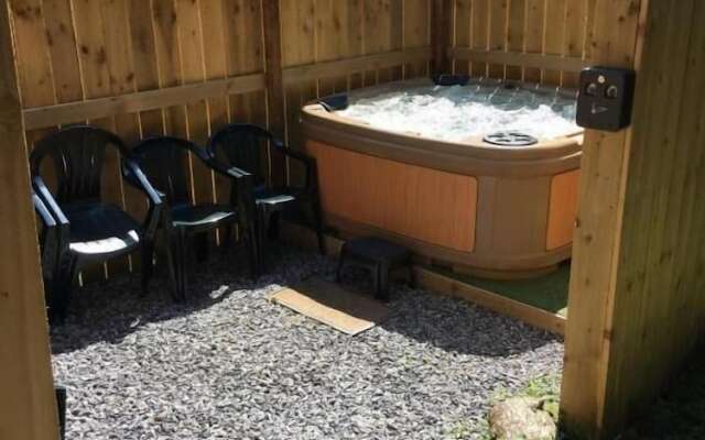 Bluebell 16 with Hot Tub