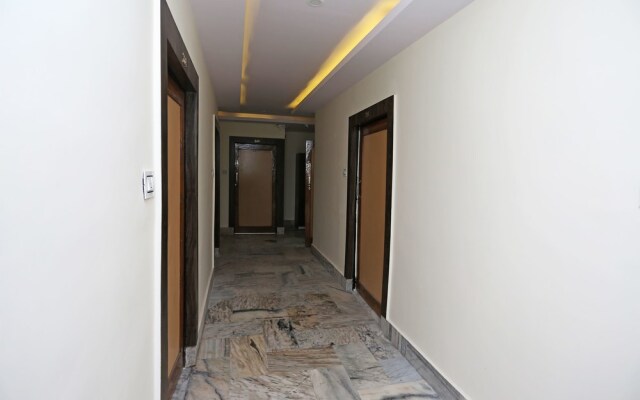 OYO 18363 New Shanti Hotel