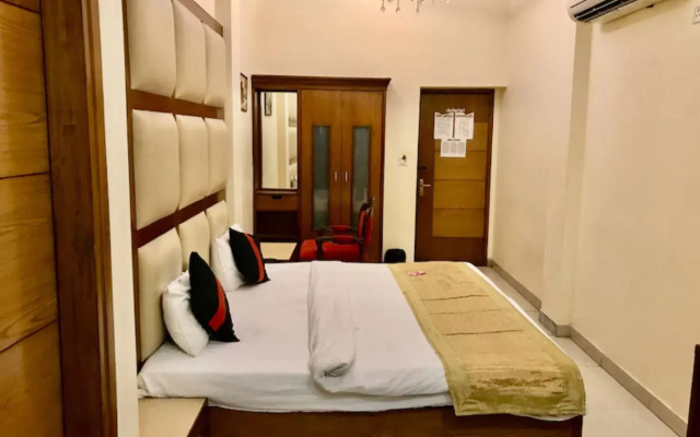 Vivek Hotel