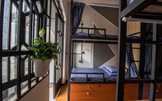 The Like Hostel & Cafe