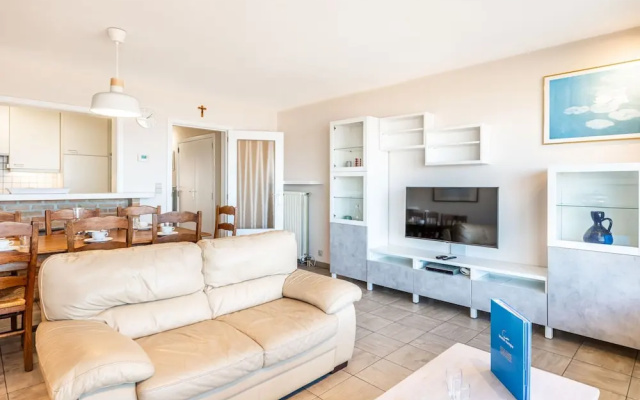 Apartment in St-idesbald With Sea View