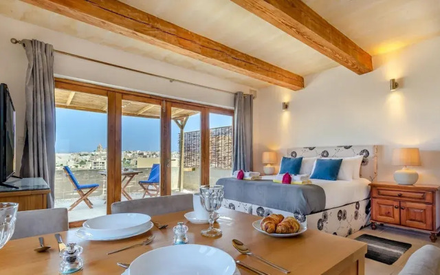 Gozo PH w Private Rooftop Jacuzzi Terrace Views