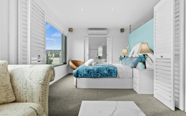 Bliss on the Bay Upstairs