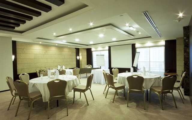 Grand Belle Vue Hotel 